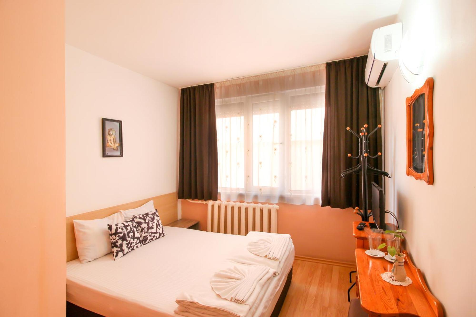 Family Hotel Flora Ζλάτογκραντ Εξωτερικό φωτογραφία