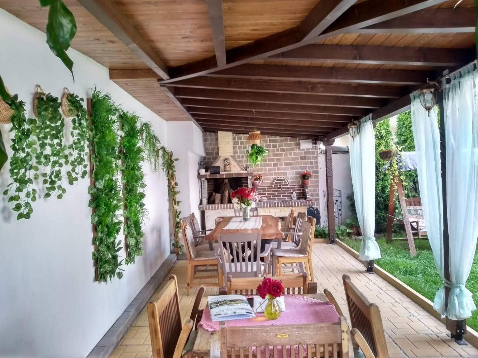Family Hotel Flora Ζλάτογκραντ Εξωτερικό φωτογραφία