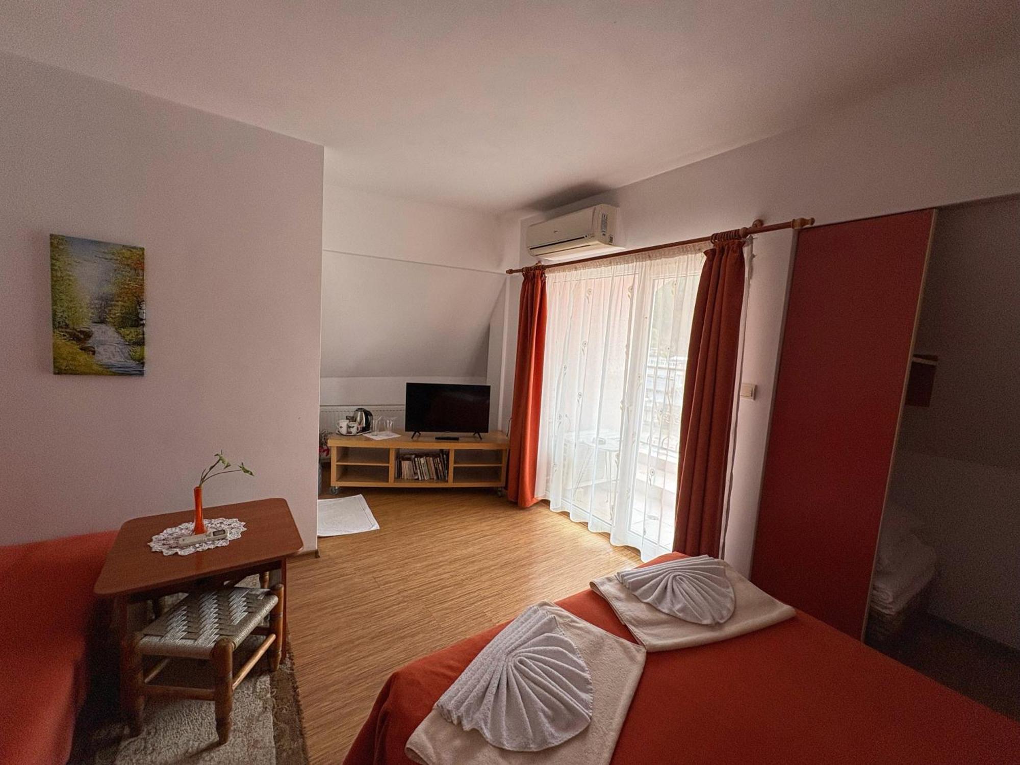 Family Hotel Flora Ζλάτογκραντ Εξωτερικό φωτογραφία