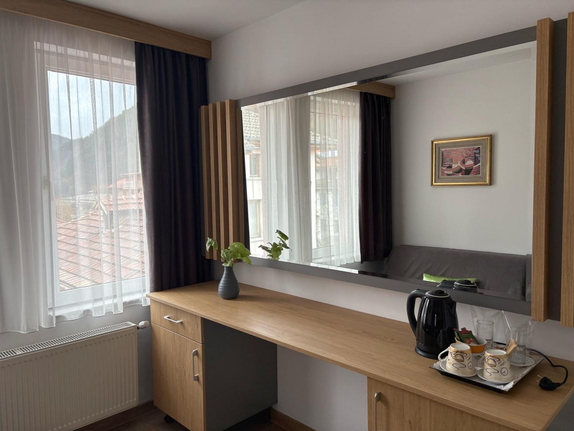 Family Hotel Flora Ζλάτογκραντ Εξωτερικό φωτογραφία