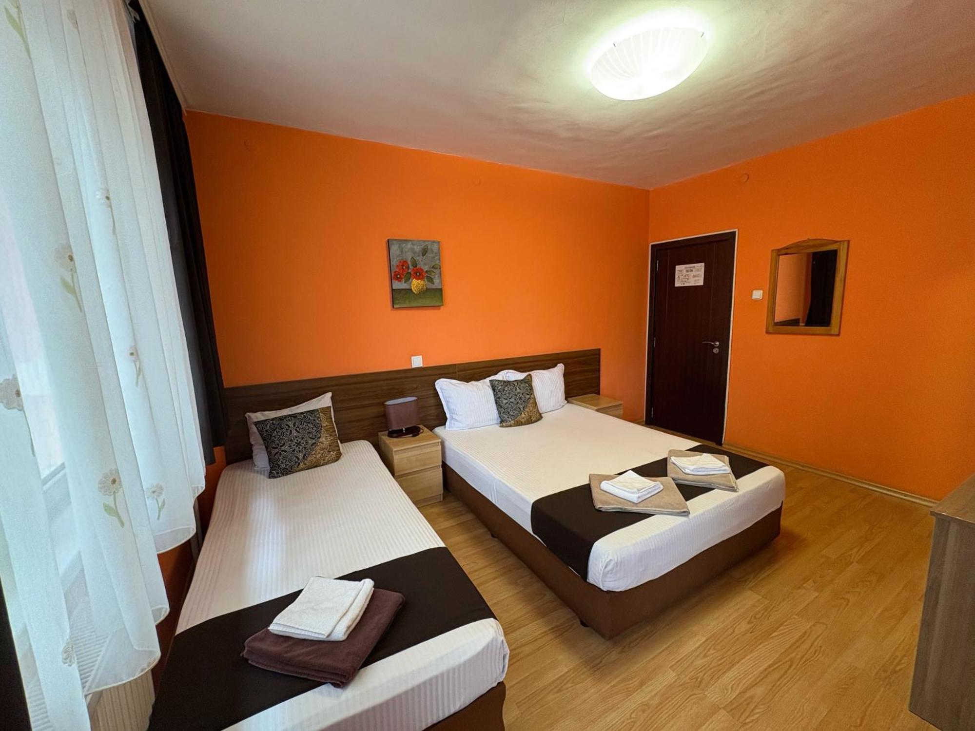Family Hotel Flora Ζλάτογκραντ Εξωτερικό φωτογραφία